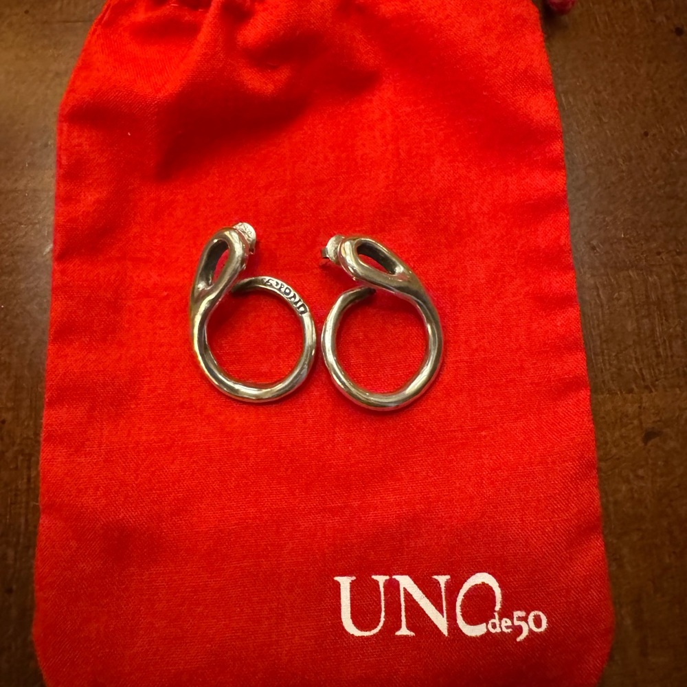 UNO de 50 Silver hoop earrings